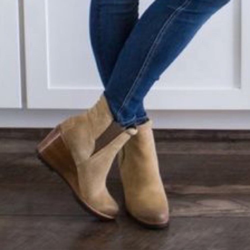 Sorel After Hours Tan Leather Suede Wedge Chelsea Ankle Boots Size 8